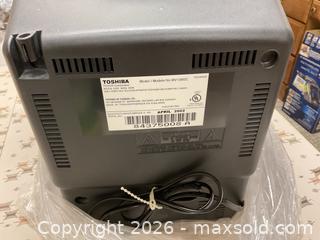 MaxSold Auction: Great for cottage Toshiba 13" TV/VCR Combo - Toronto (Ontario, Canada) PARTNER MANAGED Estate Sale Online Auction - Longbow Square