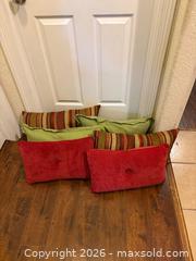 MaxSold Auction: Pillows - Houston (Texas, USA) SELLER MANAGED Downsizing Online Auction - Hiram Clark Drive (STORAGE)