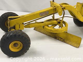 MaxSold Auction: Doepke Toys Adams Diesel Motor Grader - Campbell (California, USA) PARTNER MANAGED Estate Sale Online Auction - Dell Avenue