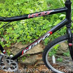 MaxSold Auction: Haro Vector 7 Speed Mountain Bike with Dual SIS (Shimano Index System) - Lincoln (Ontario, Canada) SELLER MANAGED Moving Online Auction - Sandy Cove Drive