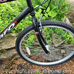 MaxSold Auction: Haro Vector 7 Speed Mountain Bike with Dual SIS (Shimano Index System) - Lincoln (Ontario, Canada) SELLER MANAGED Moving Online Auction - Sandy Cove Drive
