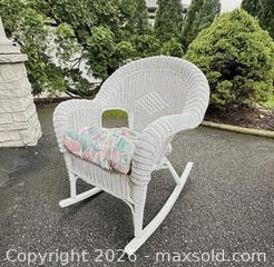MaxSold Auction: White wicker rocker - Lincoln (Ontario, Canada) SELLER MANAGED Moving Online Auction - Sandy Cove Drive