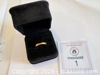 MaxSold Auction: 22K GOLD RING  - Collingwood (Ontario, Canada) SELLER MANAGED Downsizing Online Auction - Chamberlain Crescent