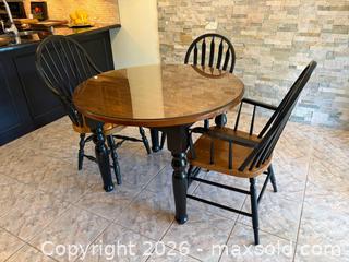 MaxSold Auction: Dining Table & 3 Chairs - Collingwood (Ontario, Canada) SELLER MANAGED Downsizing Online Auction - Chamberlain Crescent