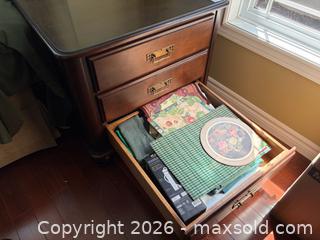 MaxSold Auction: Solid Wood End Table  - Collingwood (Ontario, Canada) SELLER MANAGED Downsizing Online Auction - Chamberlain Crescent
