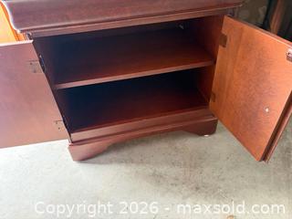 MaxSold Auction: Wooden Side Table or Night Stand - Collingwood (Ontario, Canada) SELLER MANAGED Downsizing Online Auction - Chamberlain Crescent