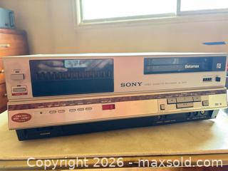 MaxSold Auction: Sony Betamax Video Cassette Recorder SL-5000  - Mississauga (Ontario, Canada) PARTNER MANAGED Estate Sale Online Auction - Thorn Lodge Drive