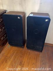 MaxSold Auction: Vintage Speakers  - Mississauga (Ontario, Canada) PARTNER MANAGED Estate Sale Online Auction - Thorn Lodge Drive