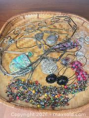 MaxSold Auction: Mixed costume jewelry lot - necklaces, bracelets, earrings, pendants - Mckinney (Texas, USA) PARTNER MANAGED Downsizing Online Auction -  Pelican Hills Drive