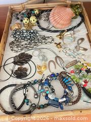 MaxSold Auction: Mixed costume jewelry lot - necklaces, bracelets, earrings, pendants - Mckinney (Texas, USA) PARTNER MANAGED Downsizing Online Auction -  Pelican Hills Drive