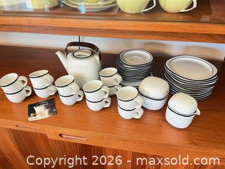 MaxSold Auction: Rosenthal (studio-linie) Porcelain Dinnerware Set, White with Black Band - Mckinney (Texas, USA) PARTNER MANAGED Downsizing Online Auction -  Pelican Hills Drive