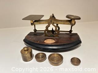 MaxSold Auction: Brass and Wood Balance Scale (Antique Victorian Style) with Weights - Ancaster (Ontario, Canada) SELLER MANAGED Downsizing Online Auction -  Galley Road
