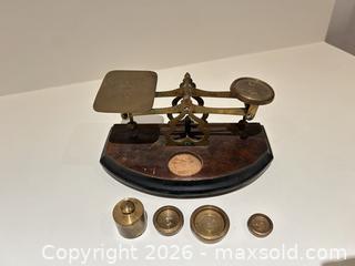 MaxSold Auction: Brass and Wood Balance Scale (Antique Victorian Style) with Weights - Ancaster (Ontario, Canada) SELLER MANAGED Downsizing Online Auction -  Galley Road