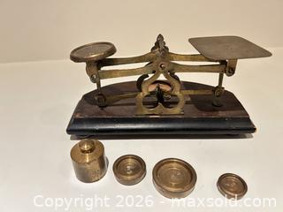 MaxSold Auction: Brass and Wood Balance Scale (Antique Victorian Style) with Weights - Ancaster (Ontario, Canada) SELLER MANAGED Downsizing Online Auction -  Galley Road