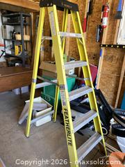 MaxSold Auction: Featherlite 6 ft A-frame Step Ladder Model 6906 - Midland (Ontario, Canada) PARTNER MANAGED Moving Online Auction - Mundys Bay Road