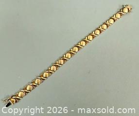 MaxSold Auction: 14K Yellow Gold Bracelet - Marked  - Toronto (Ontario, Canada) PARTNER MANAGED Reseller Online Auction - Queen Street Wt.