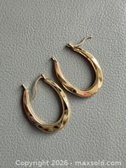 MaxSold Auction: 14K Yellow Gold Earrings - Marked  - Toronto (Ontario, Canada) PARTNER MANAGED Reseller Online Auction - Queen Street West.