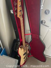 MaxSold Auction: Stinger SBL-10 Electric Bass Guitar, 4-String, Cream - Toronto (Ontario, Canada) SELLER MANAGED Moving Online Auction - Kennedy Road (STORAGE)