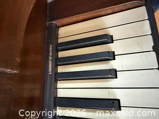 MaxSold Auction: Aerosonic Baldwin Piano  - Walworth (New York, USA) PARTNER MANAGED Estate Sale Online Auction - Fairway 18