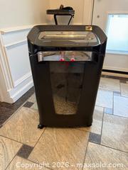 MaxSold Auction: Staples SPL-TXC22A Paper Shredder - Toronto (Ontario, Canada) SELLER MANAGED Moving Online Auction - Shadwick Drive