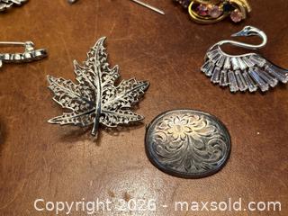 MaxSold Auction: 10 Vintage Brooches - North Vancouver (British Columbia, Canada) PARTNER MANAGED Downsizing Online Auction - 14th Street West 519