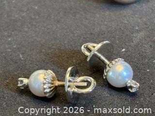 MaxSold Auction: Two Pairs of Pearl Earrings - North Vancouver (British Columbia, Canada) PARTNER MANAGED Downsizing Online Auction - 14th Street West 519