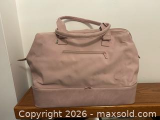 MaxSold Auction: Large light pink beis weekender bag  - Toronto (Ontario, Canada) SELLER MANAGED Downsizing Online Auction - Markham Street