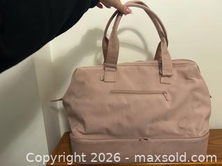MaxSold Auction: Large light pink beis weekender bag  - Toronto (Ontario, Canada) SELLER MANAGED Downsizing Online Auction - Markham Street