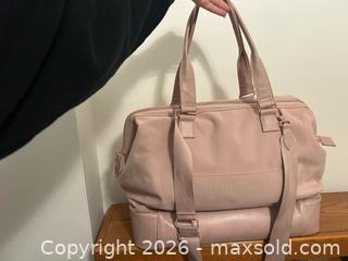 MaxSold Auction: Large light pink beis weekender bag  - Toronto (Ontario, Canada) SELLER MANAGED Downsizing Online Auction - Markham Street