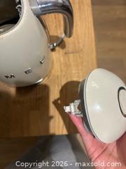 MaxSold Auction: Working condition SMEG kettle - Toronto (Ontario, Canada) SELLER MANAGED Downsizing Online Auction - Markham Street