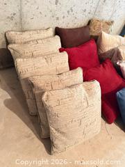 MaxSold Auction: Pillows B - Montgomery (New Jersey, USA) PARTNER MANAGED Downsizing Online Auction - Bedford Drive