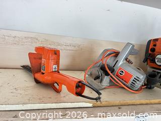 MaxSold Auction: Black & Decker Hedge Trimmer & Circular Saw, Corded C - Oakville (Ontario, Canada) Estate Sale Online Auction - Cox Drive