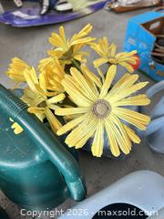 MaxSold Auction: Plastic Watering Can, Medium Capacity, Removable Rose, Decorative B - Oakville (Ontario, Canada) Estate Sale Online Auction - Cox Drive