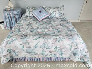 MaxSold Auction: Springmaid Queen Floral Comforter Set with Shams, Bedskirt, Pillow C - Oakville (Ontario, Canada) Estate Sale Online Auction - Cox Drive