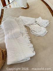 MaxSold Auction: White Cotton Lace Quilted Full/Queen Bedding Set B - Oakville (Ontario, Canada) Estate Sale Online Auction - Cox Drive