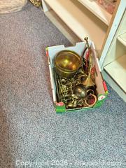 MaxSold Auction: Mixed Lot Brass Decorative Items — Candlesticks, Vases & More B - Oakville (Ontario, Canada) Estate Sale Online Auction - Cox Drive