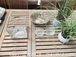 MaxSold Auction: Mixed Lot of 4–6 Decorative Bowls, Vases & Planters - North Vancouver (British Columbia, Canada) SELLER MANAGED Downsizing Online Auction - Broadview Drive