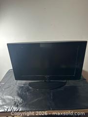 MaxSold Auction: Samsung 25-32 inch LCD/LED Flat Panel TV - Black - Grand Blanc Township (Michigan, USA) SELLER MANAGED Downsizing Online Auction - E Baldwin Road