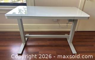 MaxSold Auction: Tresanti Adjustable Height / Standing Desk - Philadelphia (Pennsylvania, USA) SELLER MANAGED Downsizing Online Auction - Chester Avenue