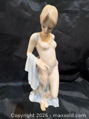 MaxSold Auction: Vintage Reflection Series Royal Doulton. Rathing Beauty, HN 3156. - Toronto (Ontario, Canada) SELLER MANAGED Estate Sale Online Auction - Annette Street