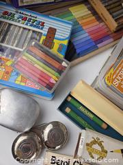 MaxSold Auction: Estate Collection of Vintage Artist Professional Supplies - Hamilton (Ontario, Canada) SELLER MANAGED Estate Sale Online Auction - Centre Road