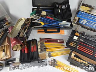 MaxSold Auction: Large Professional Artist Studio Estate Lot: Brushes, Kits & Supplies - Hamilton (Ontario, Canada) SELLER MANAGED Estate Sale Online Auction - Centre Road