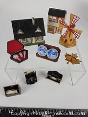 MaxSold Auction: Robert Street Rare Collection of Artisan Dollhouse Miniatures – Signed Estate Lot - Hamilton (Ontario, Canada) SELLER MANAGED Estate Sale Online Auction - Centre Road