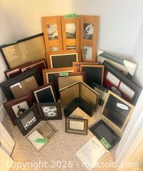 MaxSold Auction: Assorted Photo Frames Including a Digital Frame - Hamilton (Ontario, Canada) PARTNER MANAGED Estate Sale Online Auction - Crumlin Lane