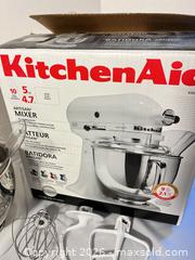 MaxSold Auction: KitchenAid Artisan Tilt-Head Mixer 4.7–5.0 qt, White P - Montgomery Township (Pennsylvania, USA) PARTNER MANAGED Moving Online Auction - Santa Anita Drive