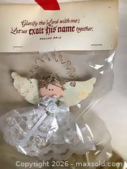 MaxSold Auction: Vintage Holiday Decorations & Mugs Lot (16+ Pieces) - Redondo Beach (California, USA) PARTNER MANAGED Moving Online Auction - Clark Lane (CONDO)