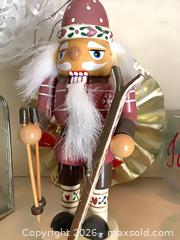 MaxSold Auction: Vintage Holiday Decorations & Mugs Lot (16+ Pieces) - Redondo Beach (California, USA) PARTNER MANAGED Moving Online Auction - Clark Lane (CONDO)