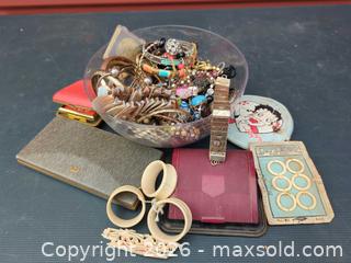 MaxSold Auction: Vintage Costume Jewelry Lot: Bracelets, Rings, Brooch, Compact - Maxatawny Township (Pennsylvania, USA) SELLER MANAGED Charity/Fundraising Online Auction - S Laurel Street (STORAGE)