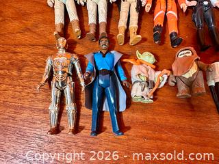 MaxSold Auction: Collection of Vintage Star Wars Action Figures + Vehicles Kenner 1977 and 1985. - Hamilton (Ontario, Canada) SELLER MANAGED Estate Sale Online Auction - Gertrude Street