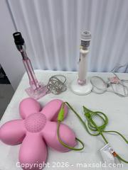 MaxSold Auction: Pair of Pink Table Lamps & Circo Flower Accent Lamp - North York (Ontario, Canada) SELLER MANAGED Downsizing Online Auction -  Bridgeland Avenue